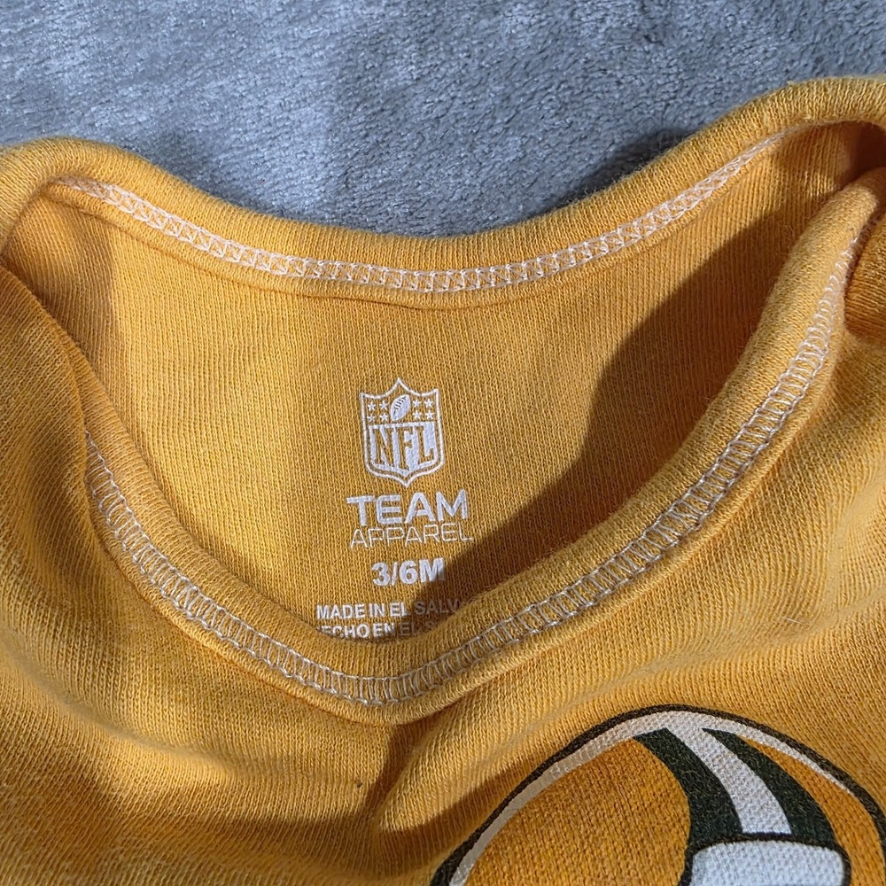 NFL Green Bay Packers bundled ONSIE SET 3-6 MONTH BABY CLOTHES UNISEX - Picture 3 of 3